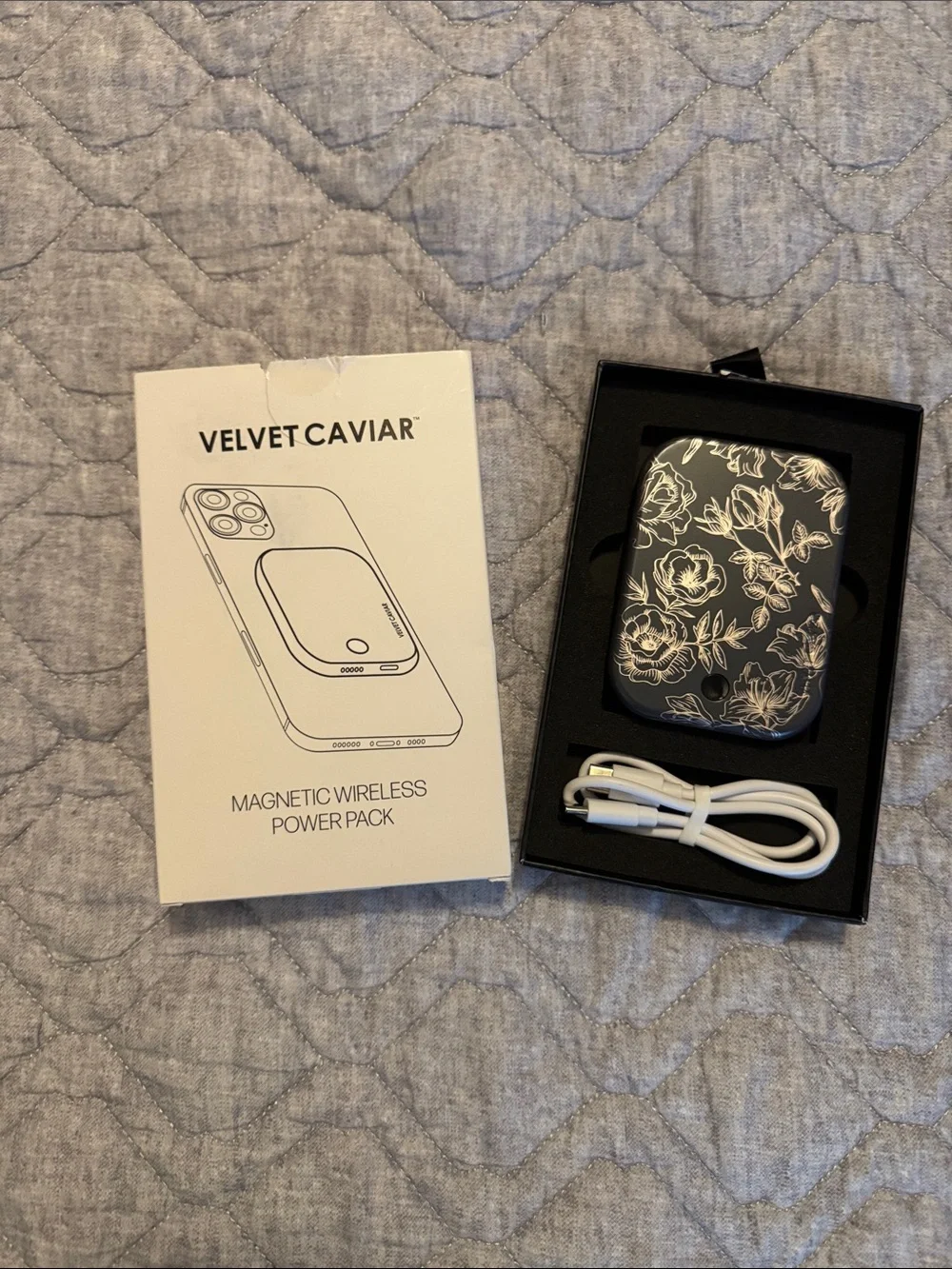 Velvet Caviar Black Floral Magnetic Wireless Power Pack